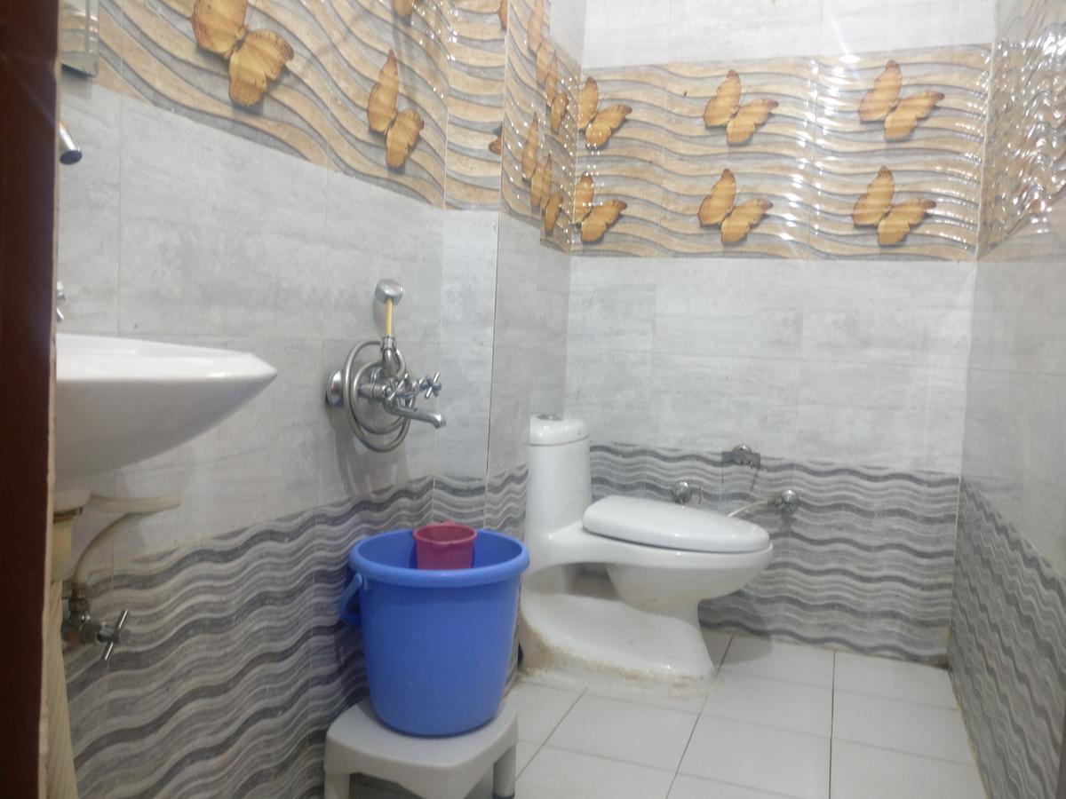 Galaxy Hotel & Restaurant Lansdowne Εξωτερικό φωτογραφία