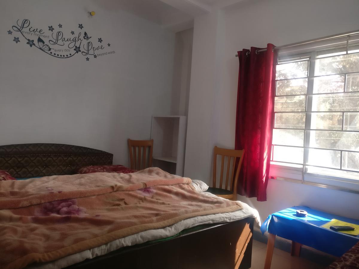 Galaxy Hotel & Restaurant Lansdowne Εξωτερικό φωτογραφία